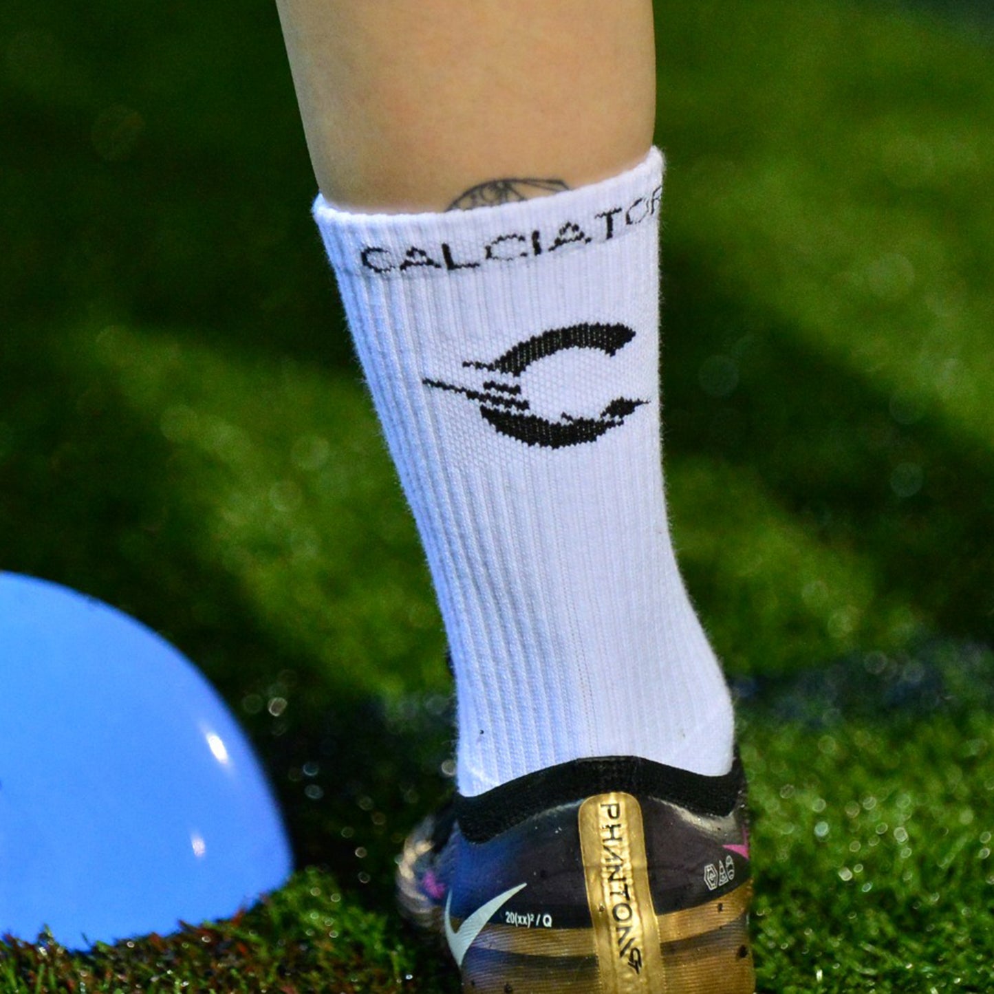 COOLMAX - GRIP SOCKS - MIDCALF - WHITE - (LARGE & MEDIUM)